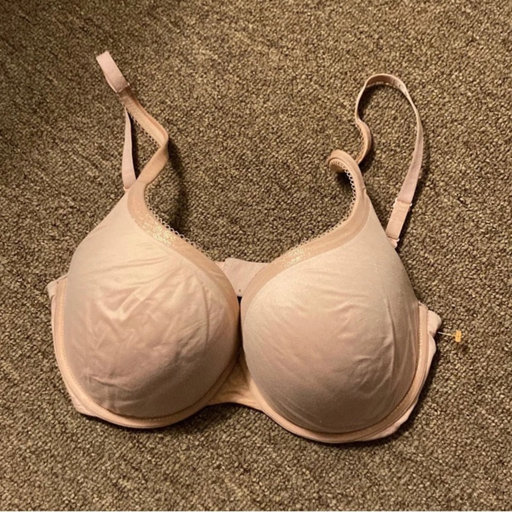 Victoria’s Secret Body Push Up Bra 32DD